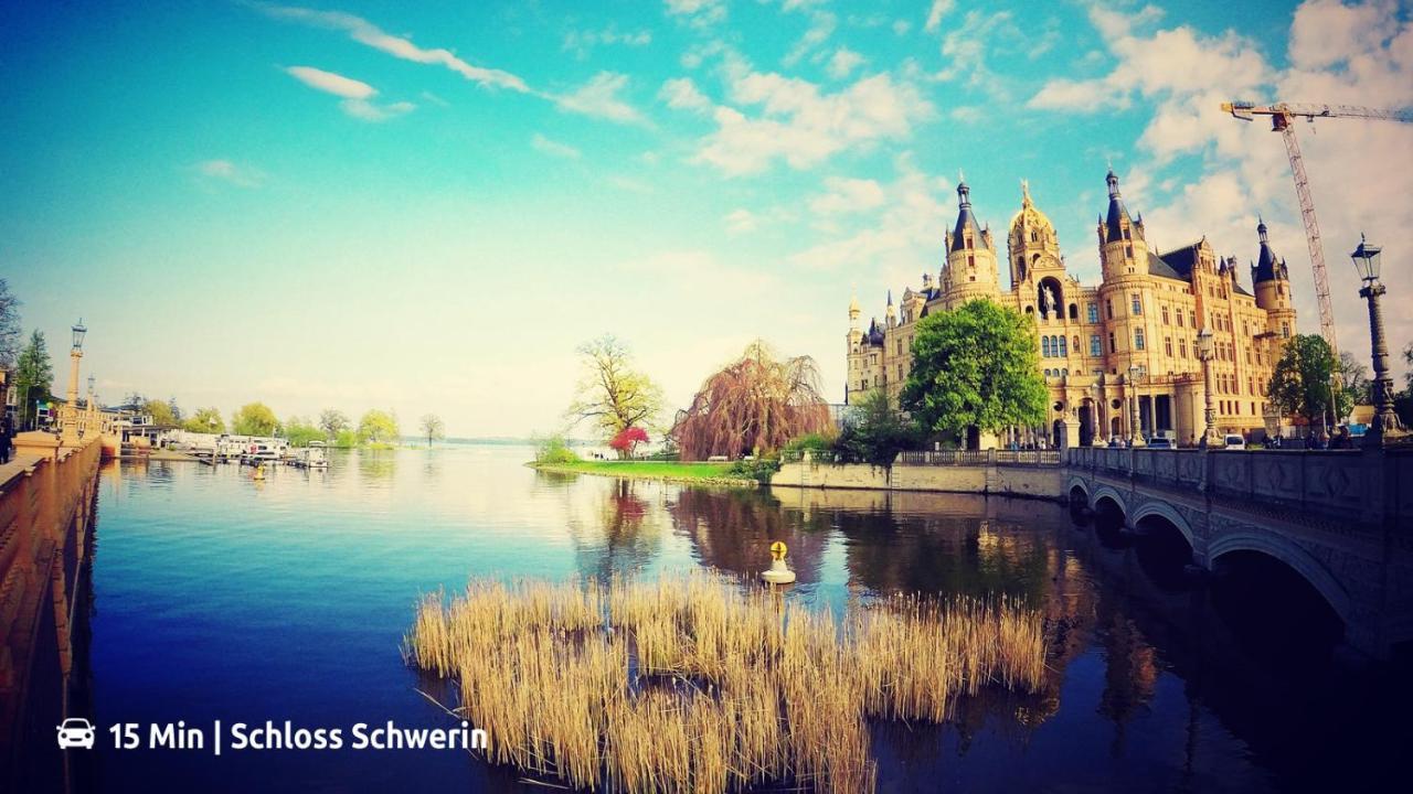 Ferienhaus SeeWaldMeer am Pinnower See bei Schwerin Pinnow  Exterior foto