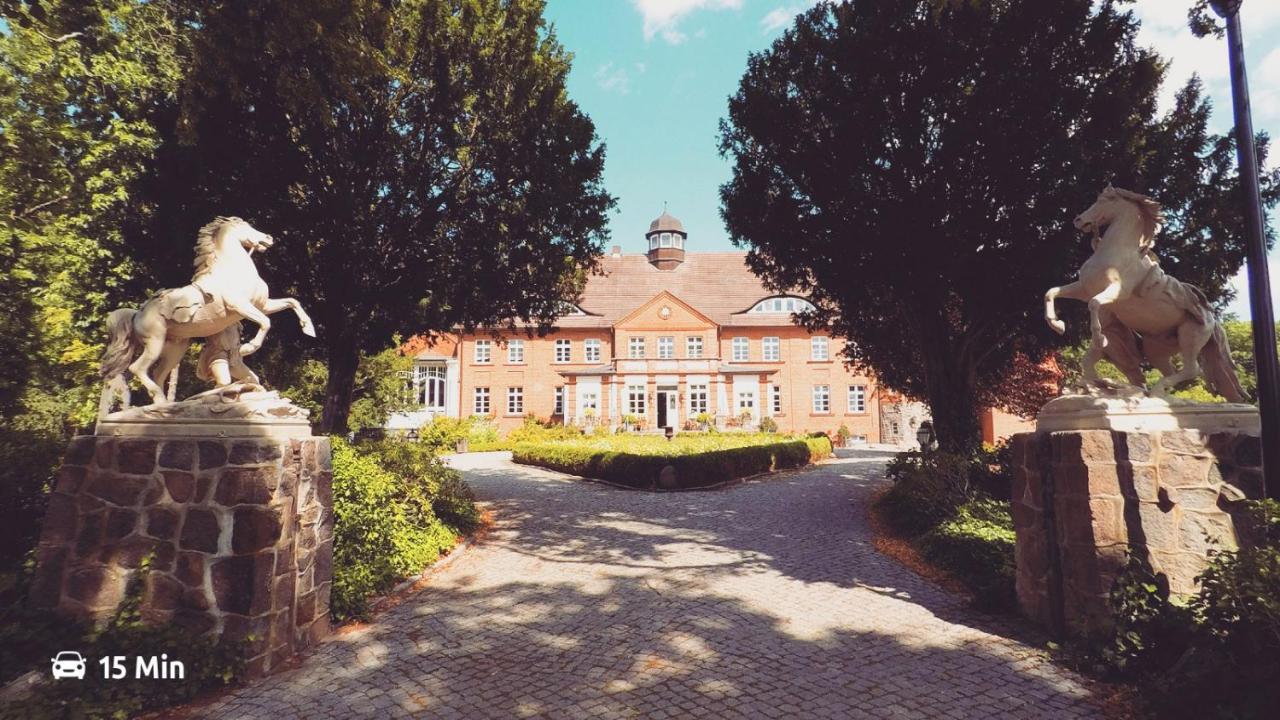 Ferienhaus SeeWaldMeer am Pinnower See bei Schwerin Pinnow  Exterior foto